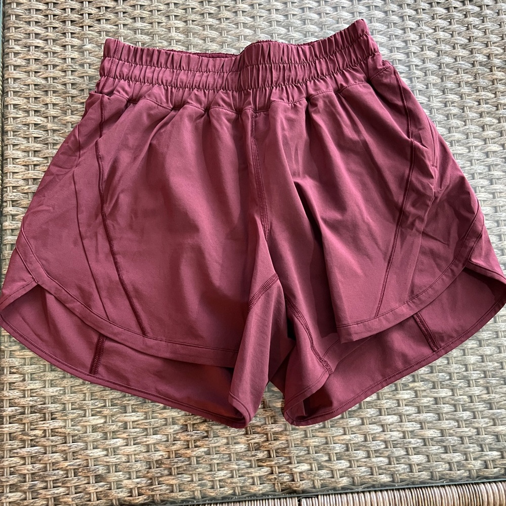 Lululemon Track That Mid-Rise Lined Short 5” SZ 4 Red Merlot